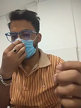 Snapshot of themasklover chatting on 05.18.26 themasklover online show from 05.18.26