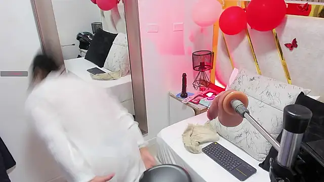 Luna Naughty1 online show from 02.18.26