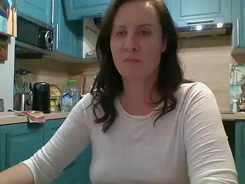 Snapshot of ALICAINWONDERLAND chatting on 10.29.25 ALICAINWONDERLAND online show from 10.29.25