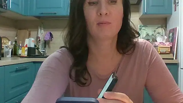 Snapshot of ALICAINWONDERLAND chatting on 12.15.25 ALICAINWONDERLAND online show from 12.15.25