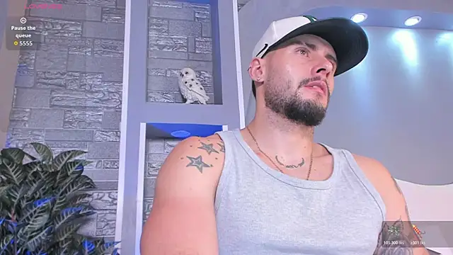 Snapshot of dominic_de_luca chatting on 05.22.26 dominic de luca online show from 05.22.26