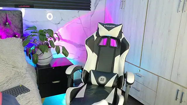 Saimonvela online show from 04.24.26
