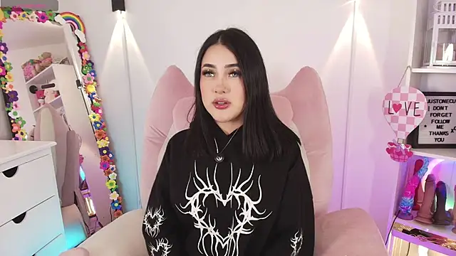 justonecute online show from 06.06.26