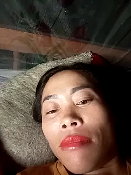 Snapshot of CoMay003 chatting on 10.22.25 CoMay003 online show from 10.22.25