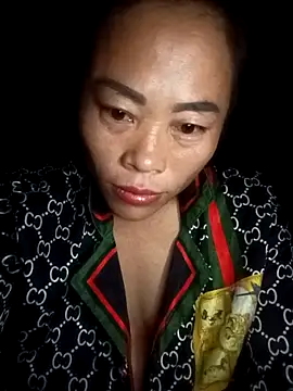 Snapshot of CoMay003 chatting on 10.31.25 CoMay003 online show from 10.31.25