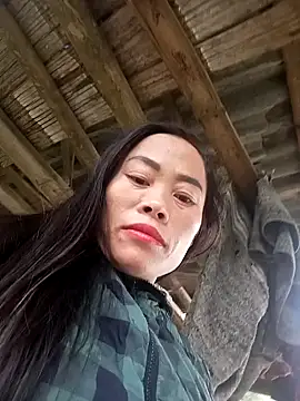 Snapshot of CoMay003 chatting on 11.19.25 CoMay003 online show from 11.19.25