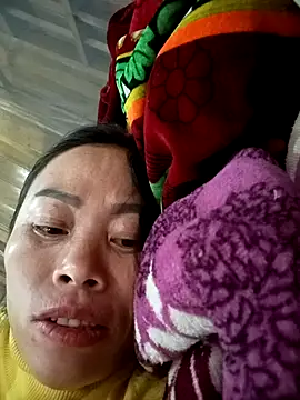 Snapshot of CoMay003 chatting on 11.22.25 CoMay003 online show from 11.22.25