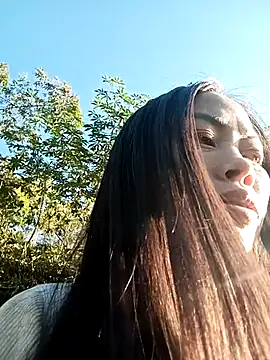 Snapshot of CoMay003 chatting on 11.30.25 CoMay003 online show from 11.30.25