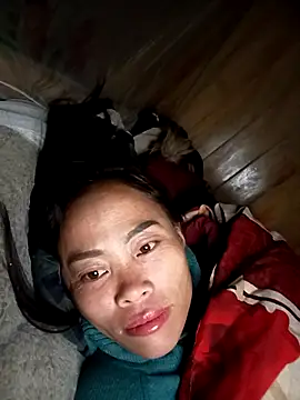 Snapshot of CoMay003 chatting on 11.30.25 CoMay003 online show from 11.30.25