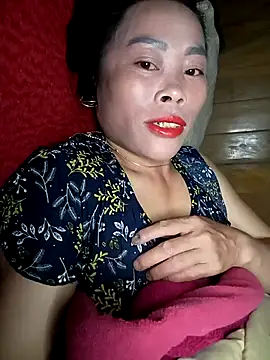 Snapshot of CoMay003 chatting on 12.20.25 CoMay003 online show from 12.20.25