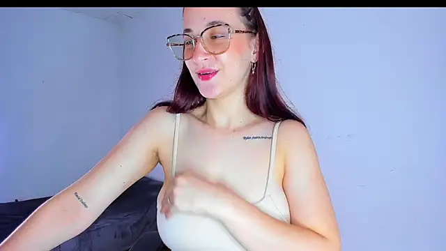 Snapshot of Laura_Ivy chatting on 06.19.26 Laura Ivy online show from 06.19.26