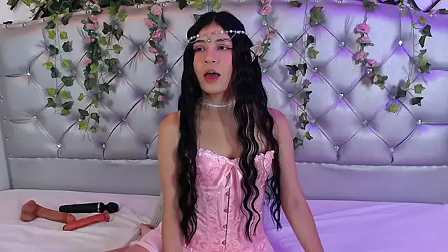 Snapshot of _SPECTRA chatting on 10.30.25 SPECTRA online show from 10.30.25