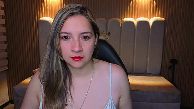 Agatha bellucci  online show from 12.18.25