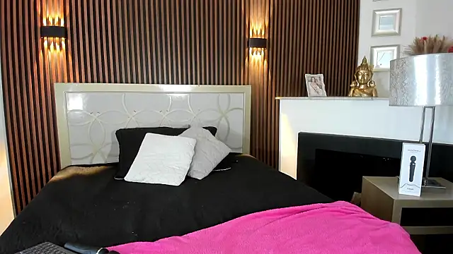 Snapshot of LuluBeerry chatting on 01.17.26 LuluBeerry online show from 01.17.26