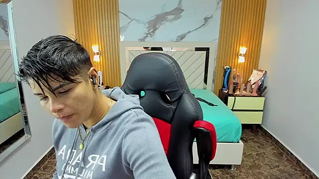 KAROLLJONES1 online show from 10.14.25