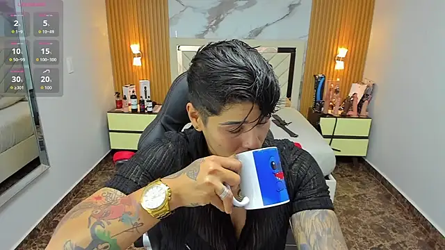 KAROLLJONES1 online show from 10.18.25