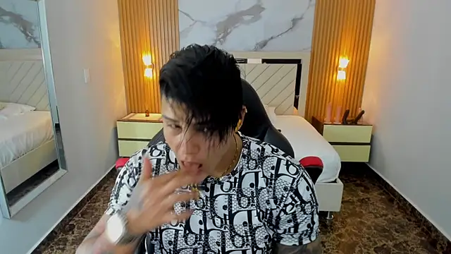 Snapshot of KAROLLJONES1 chatting on 06.16.26 KAROLLJONES1 online show from 06.16.26