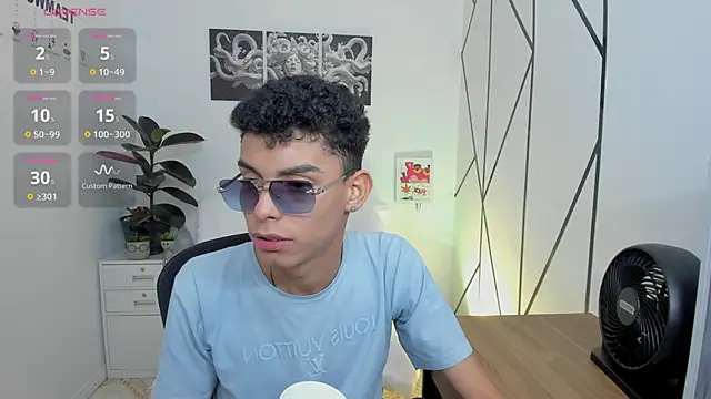 Room 69x online show from 11.08.25