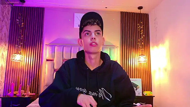 Room 69x online show from 05.02.26