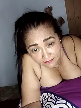 Snapshot of linda_luna29 chatting on 09.18.25 linda luna29 online show from 09.18.25