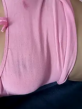 Snapshot of linda_luna29 chatting on 10.19.25 linda luna29 online show from 10.19.25