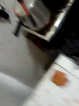 Snapshot of linda_luna29 chatting on 10.25.25 linda luna29 online show from 10.25.25