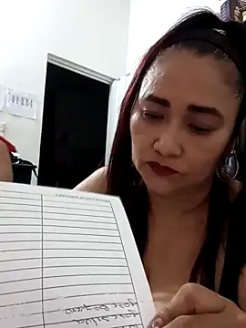 Snapshot of linda_luna29 chatting on 11.15.25 linda luna29 online show from 11.15.25