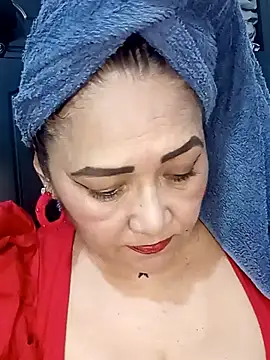 Snapshot of linda_luna29 chatting on 11.30.25 linda luna29 online show from 11.30.25