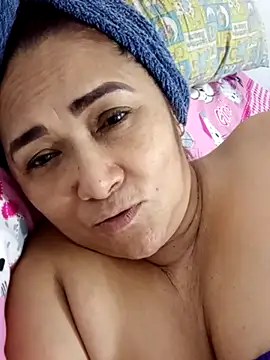 Snapshot of linda_luna29 chatting on 12.04.25 linda luna29 online show from 12.04.25