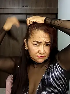 Snapshot of linda_luna29 chatting on 12.14.25 linda luna29 online show from 12.14.25