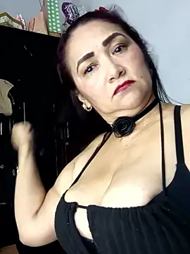 Snapshot of linda_luna29 chatting on 01.10.26 linda luna29 online show from 01.10.26