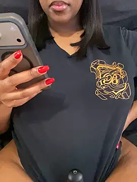 Snapshot of Sipsdoll chatting on 06.19.26 Sipsdoll online show from 06.19.26