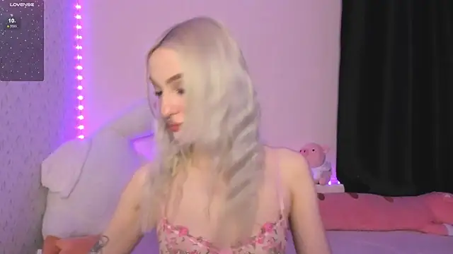 Snapshot of succubantra chatting on 01.14.26 succubantra online show from 01.14.26