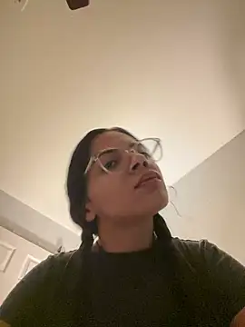 Snapshot of vixxnovalee chatting on 02.12.26 vixxnovalee online show from 02.12.26