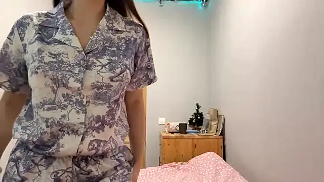 Adel strongwoman online show from 01.05.26