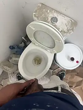 Snapshot of Smallboybigworld chatting on 12.22.25 Smallboybigworld online show from 12.22.25