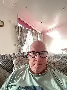 Snapshot of philefc chatting on 02.17.26 philefc online show from 02.17.26