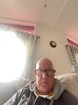 Snapshot of philefc chatting on 02.23.26 philefc online show from 02.23.26