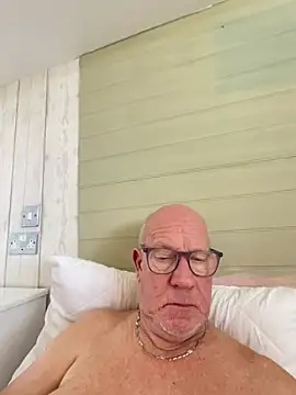 Snapshot of philefc chatting on 03.02.26 philefc online show from 03.02.26