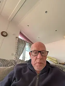 Snapshot of philefc chatting on 03.04.26 philefc online show from 03.04.26