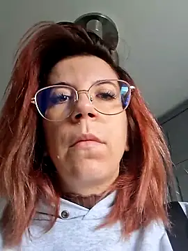 Snapshot of Anayssa_ chatting on 09.30.25 Anayssa online show from 09.30.25