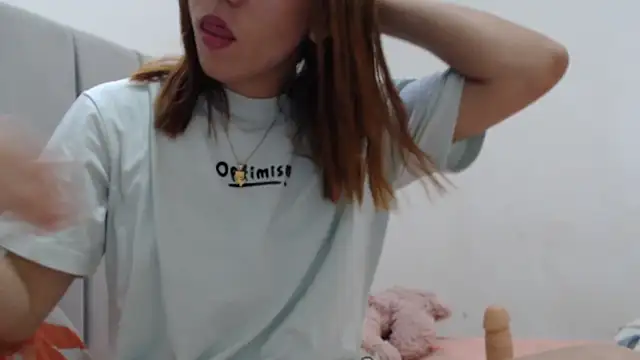 Dolly Peach  online show from 02.17.26