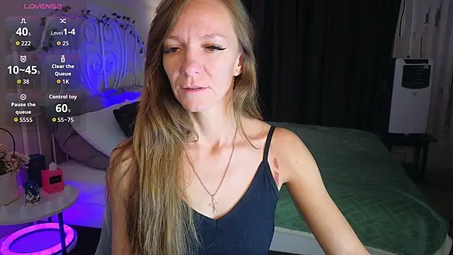 Jesica mooon online show from 11.15.25