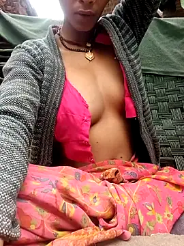 Snapshot of Juhi_chawla chatting on 12.19.25 Juhi chawla online show from 12.19.25