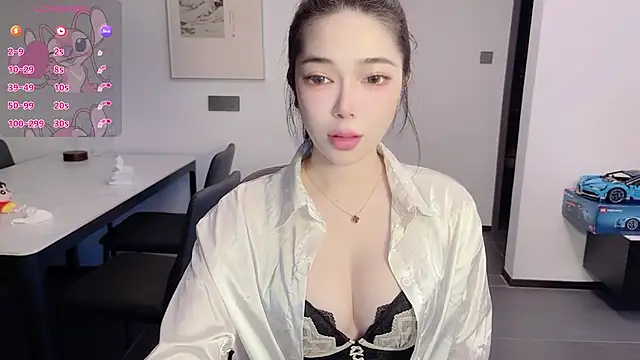 Snapshot of Scarlett-bb chatting on 09.23.25 Scarlett-bb online show from 09.23.25