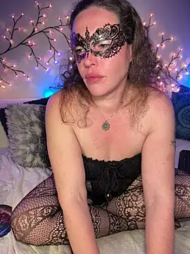 Nadja Noir online show from 05.17.26