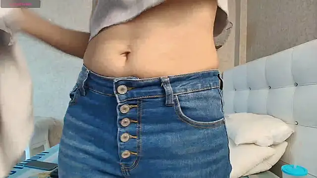 Snapshot of Miladiosa chatting on 11.28.25 Miladiosa online show from 11.28.25