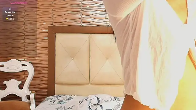 Miladiosa online show from 05.07.26