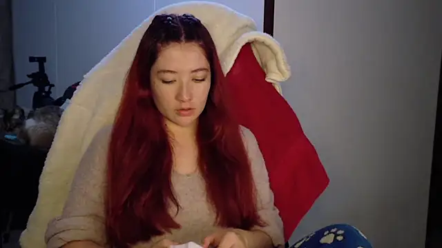 lunnaa  online show from 10.24.25