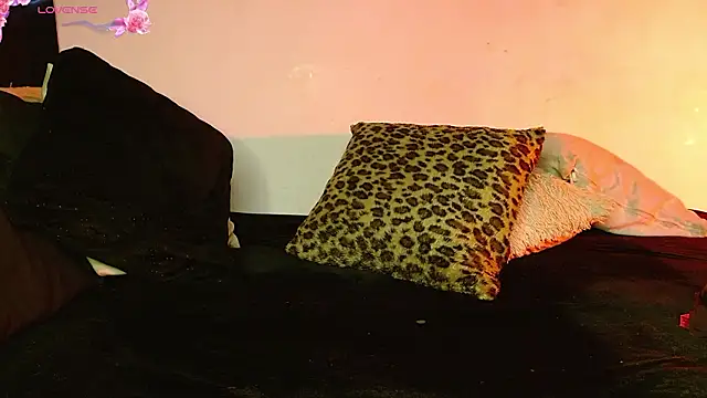 Snapshot of Dulce_Tara chatting on 02.12.26 Dulce Tara online show from 02.12.26